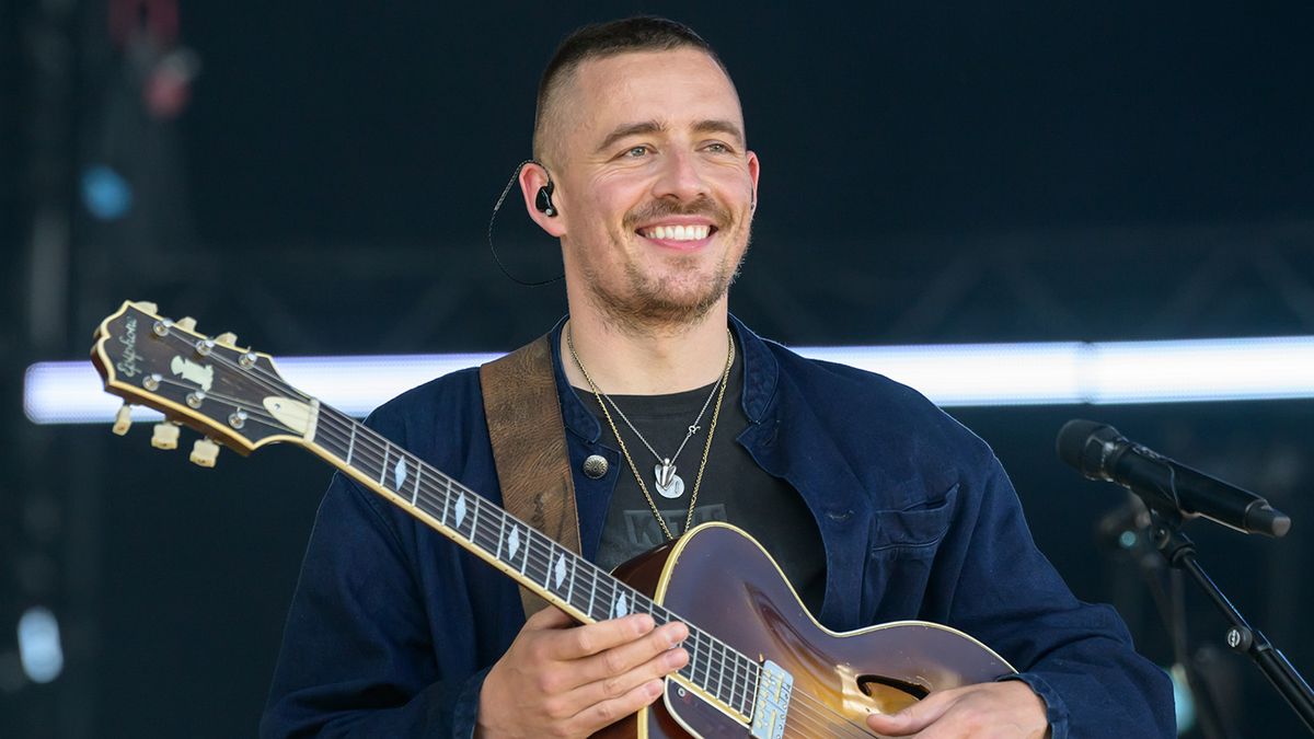 Round Trip Shuttle to Mishawaka for Dermot Kennedy from Equinox Brewing at 6:30 and Vern's Place at 6:15 Friday, October 16th